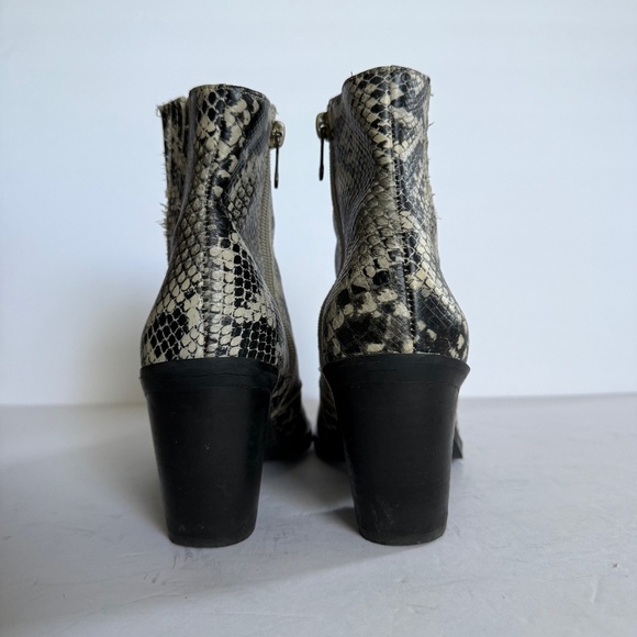 Blondo Elvina Waterproof Ankle Boots Snakeskin Print Leather Size 7 Western - Picture 7 of 15